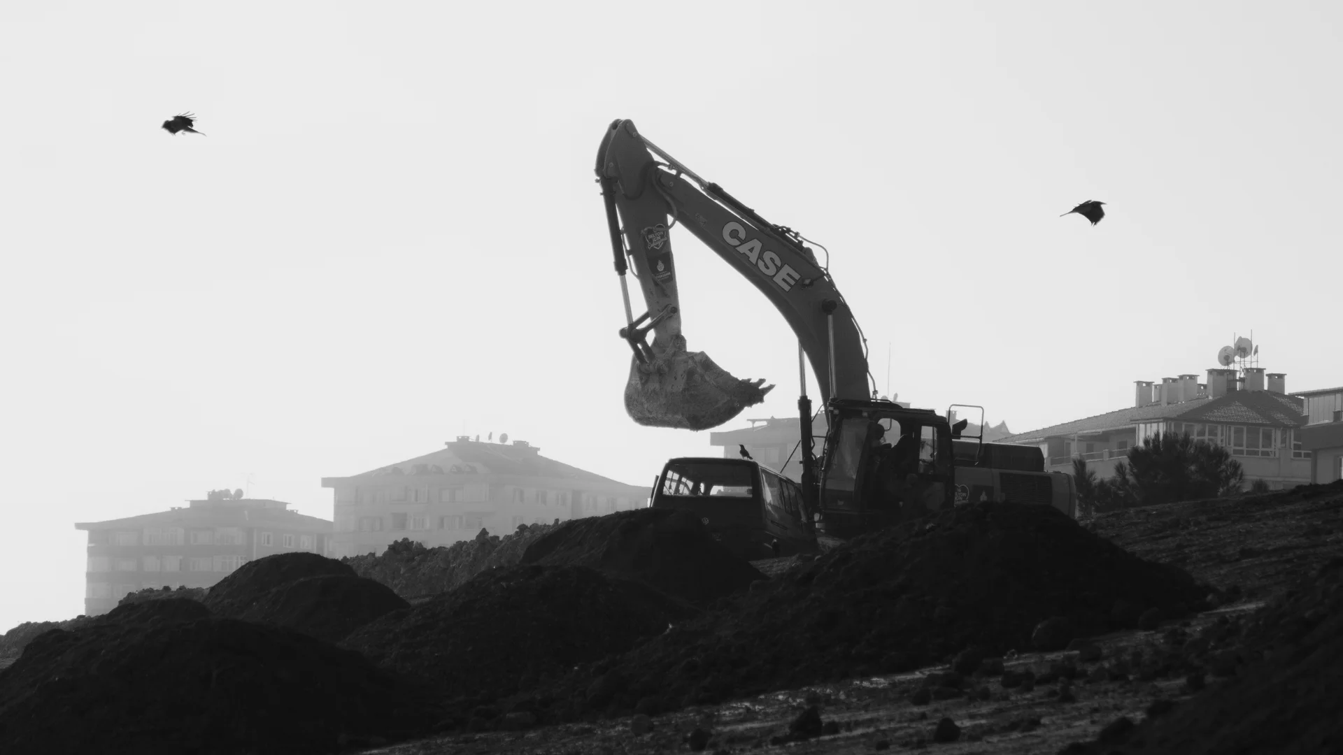 What affects excavation pricing in Toronto includes soil conditions, excavation depth, site access, equipment needs, and labour expenses.